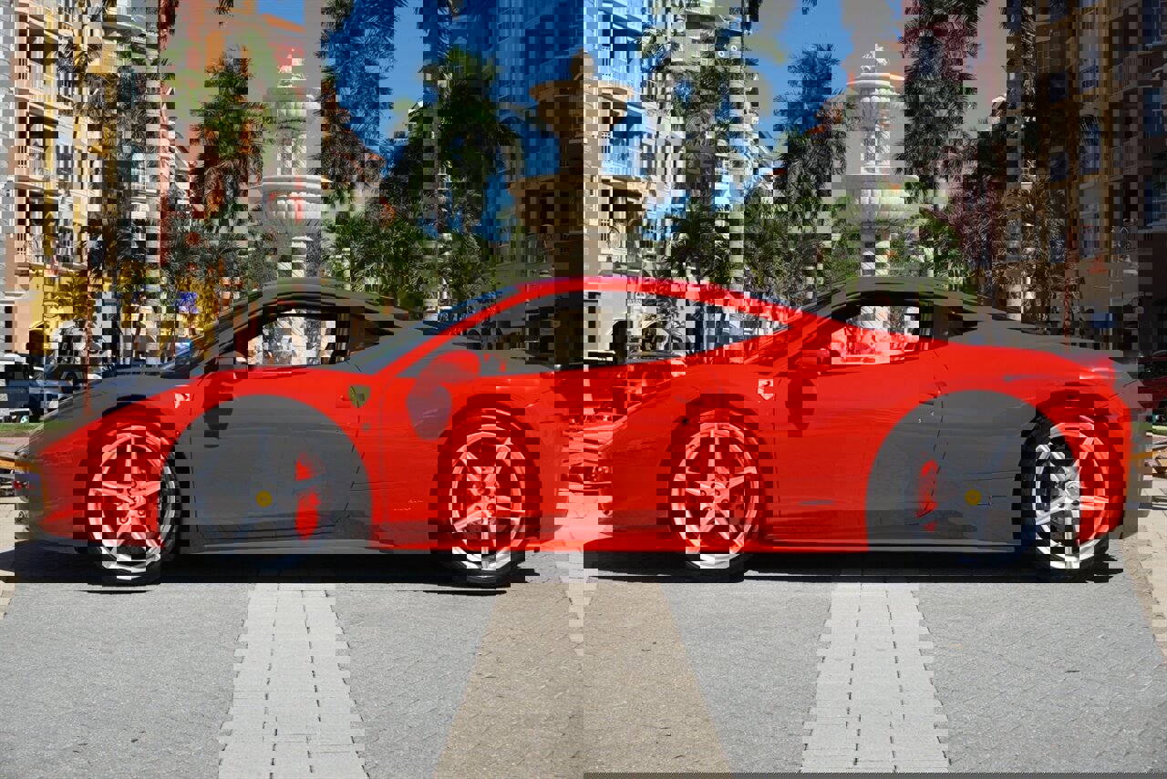 Used 2013 Ferrari 458 Italia Coupe image 5