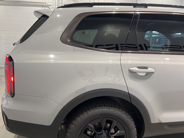 Used 2025 Kia Telluride AWD image 6