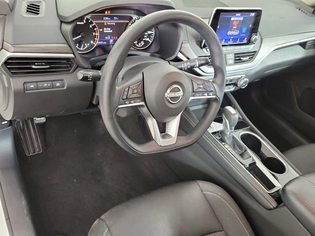 Used 2023 Nissan Altima 2.5 SV FWD image 13