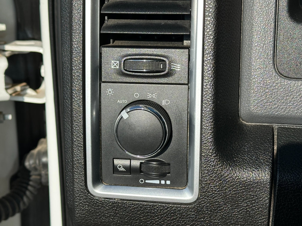 Used 2015 RAM 2500 SLT image 24