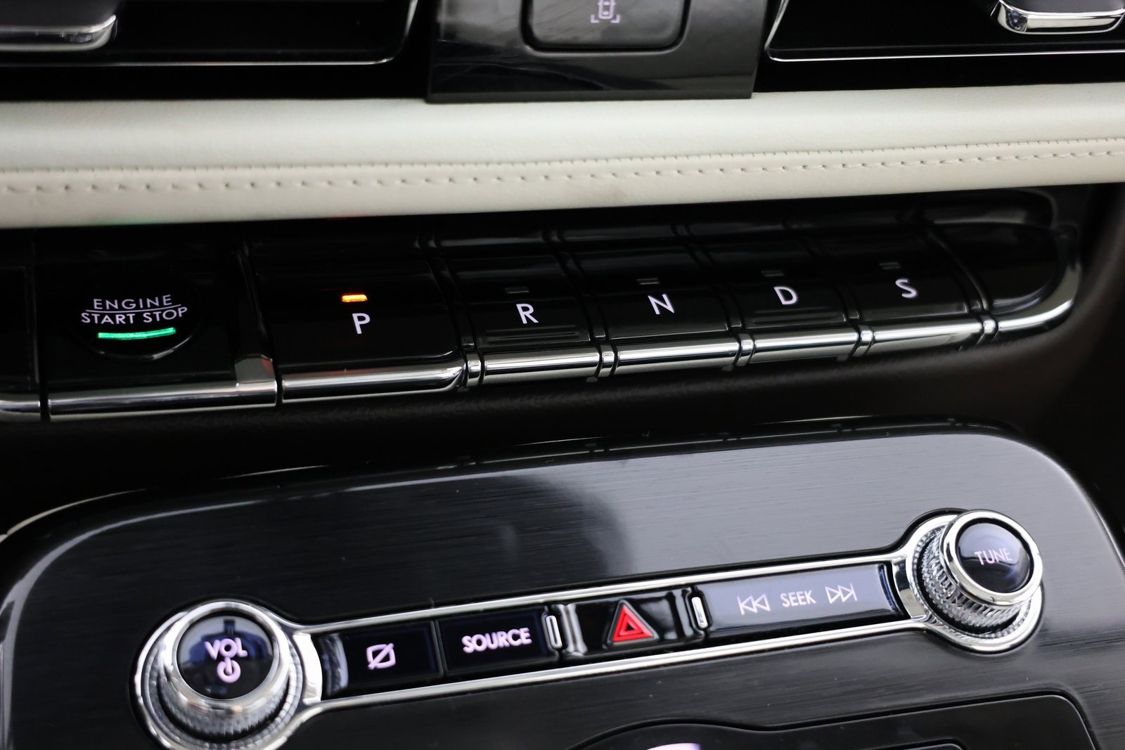 Used 2022 Lincoln Nautilus Black Label w/ Class II Trailer Tow Package image 6