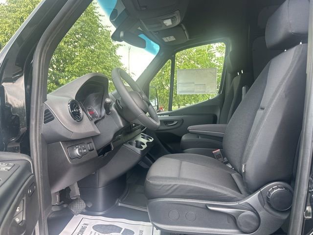 New 2025 Mercedes-Benz Sprinter 4500 image 13
