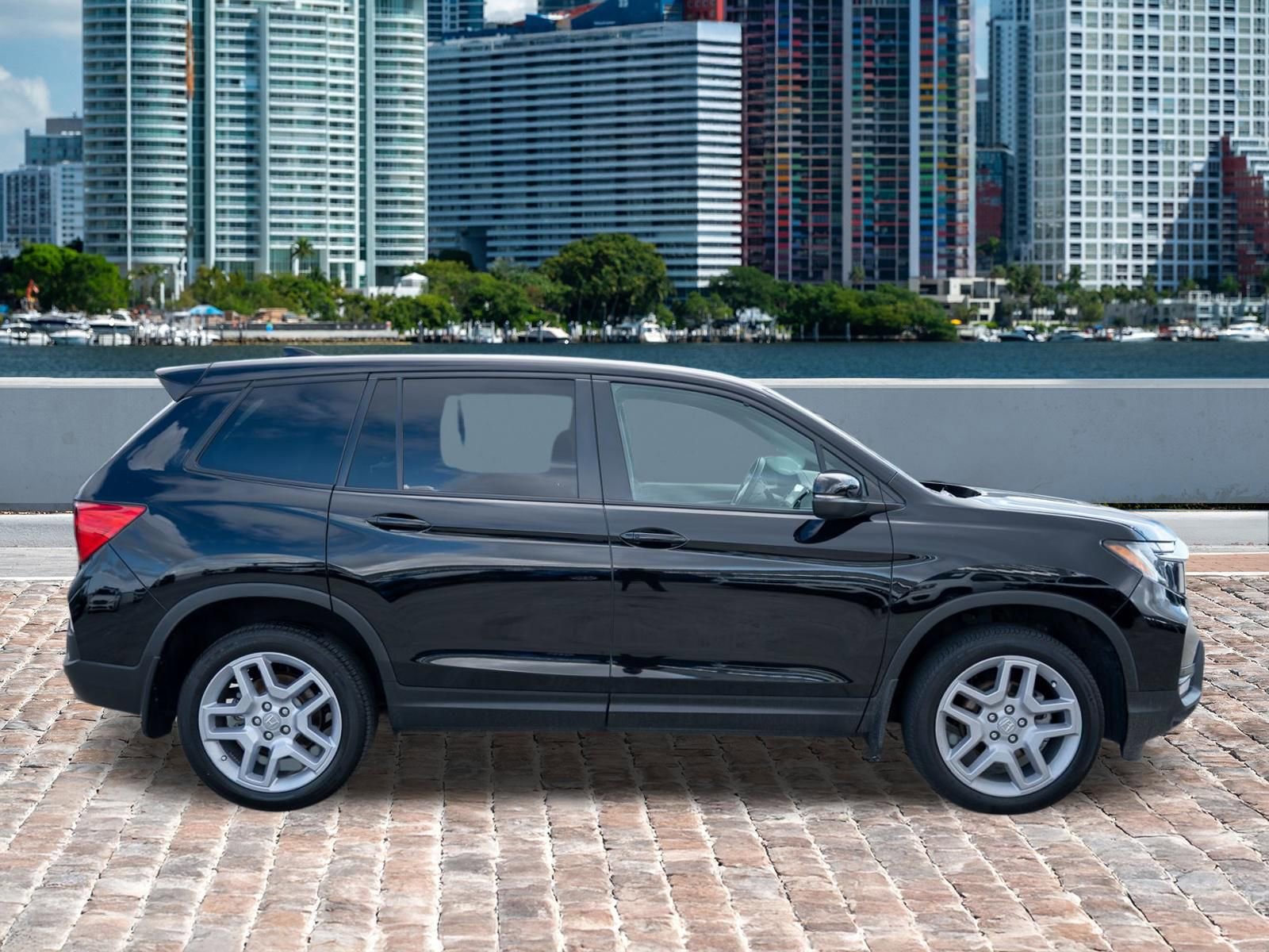 Certified 2025 Honda Passport EX-L image 4