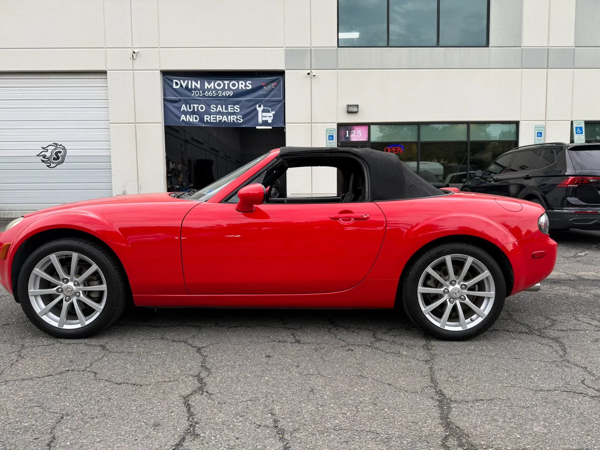 Used 2006 MAZDA MX-5 Miata Grand Touring w/ Premium Pkg RWD image 13