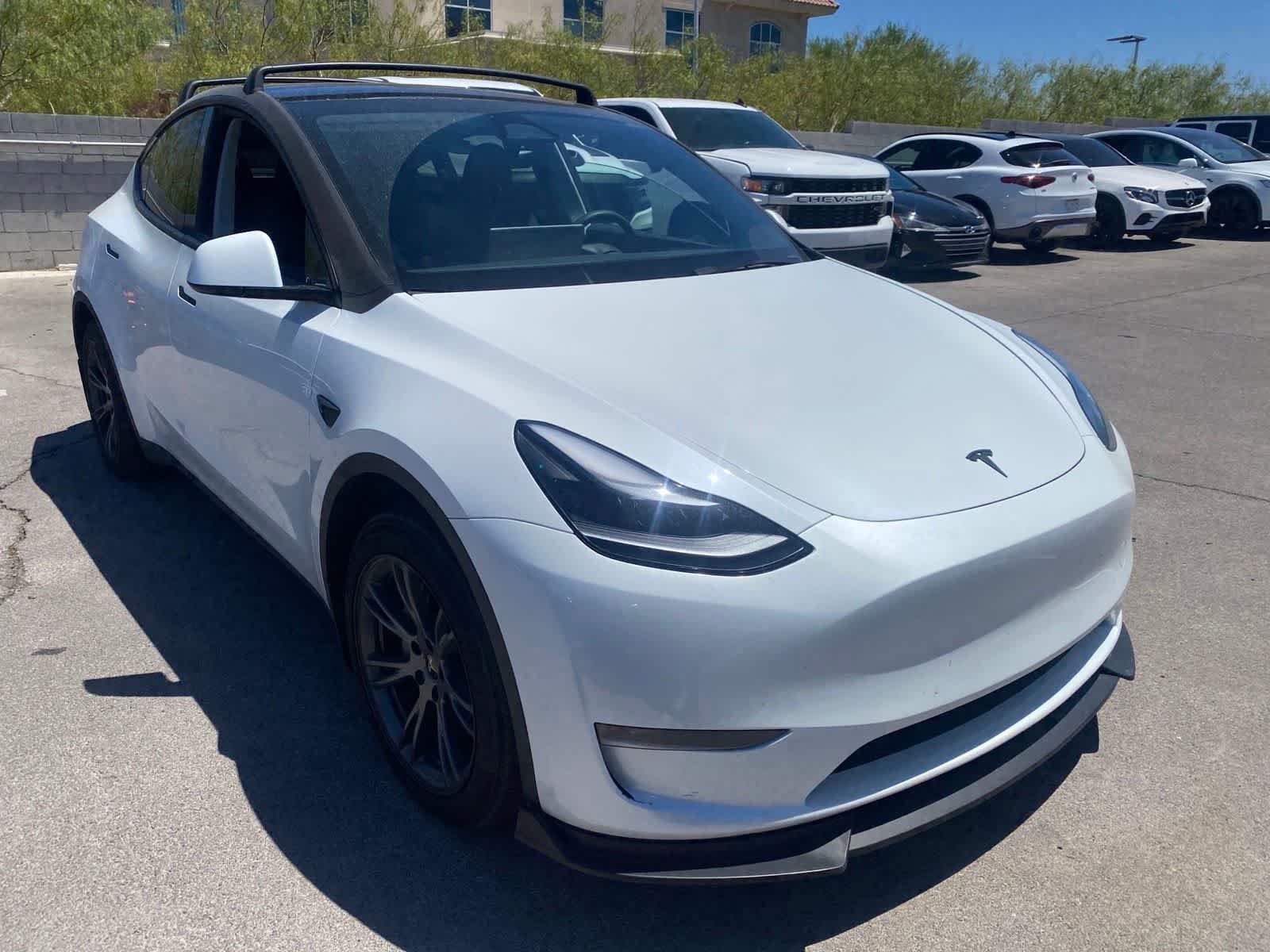Used 2024 Tesla Model Y 2WD image 3