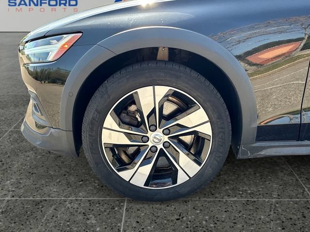 Used 2021 Volvo V60 T5 Cross Country AWD/4WD image 16