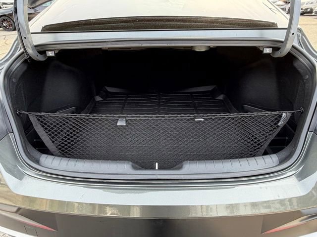 Used 2025 Hyundai Elantra Limited w/ Cargo Package image 6