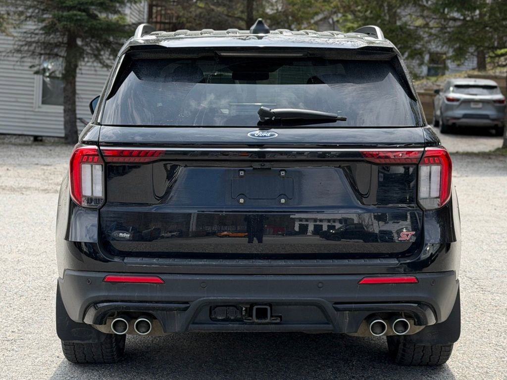 Used 2025 Ford Explorer ST AWD/4WD image 4