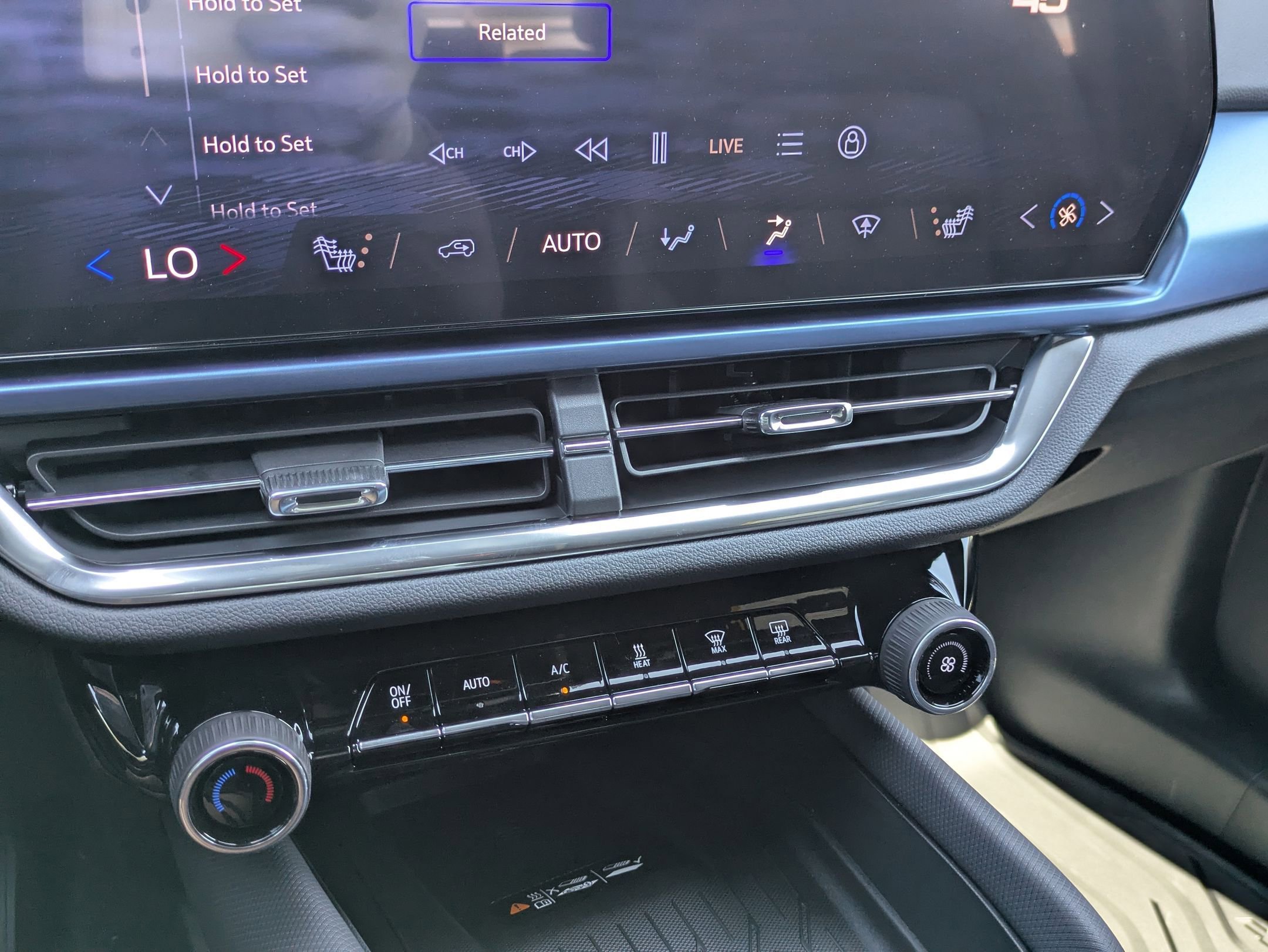 Used 2026 Chevrolet Equinox EV LT image 18