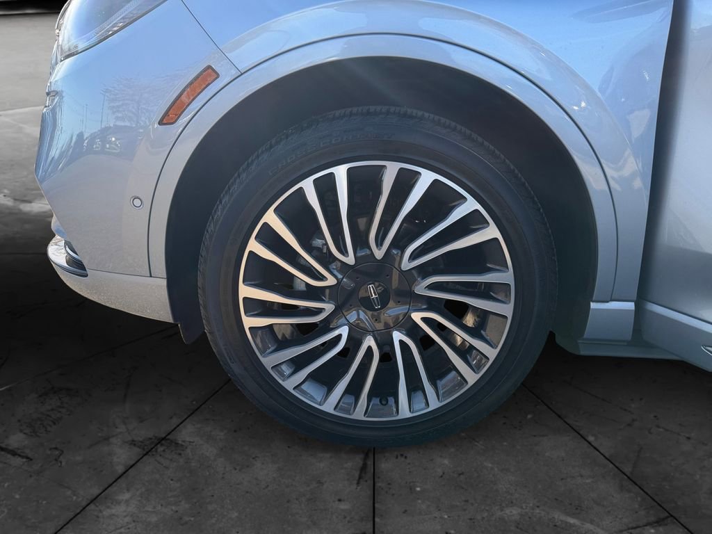 Used 2022 Lincoln Corsair Reserve w/ Sport Package image 14