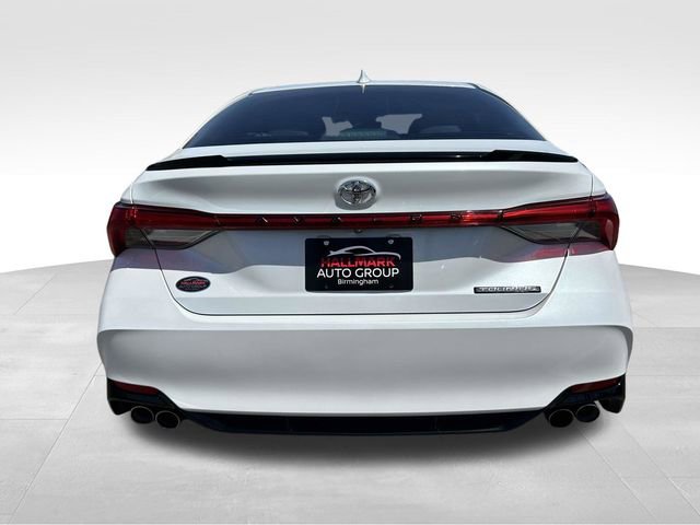 Used 2019 Toyota Avalon Touring FWD image 3