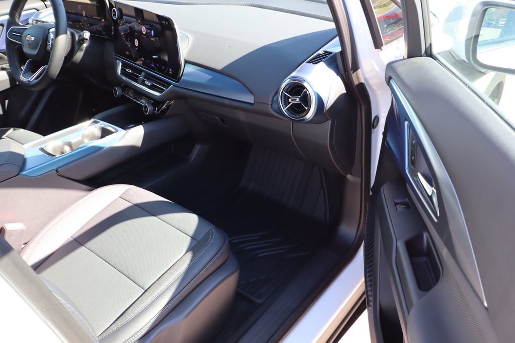 New 2026 Chevrolet Equinox EV LT image 47