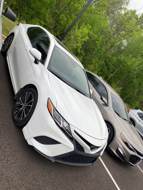 Used 2019 Toyota Camry SE w/ Audio Package image 3