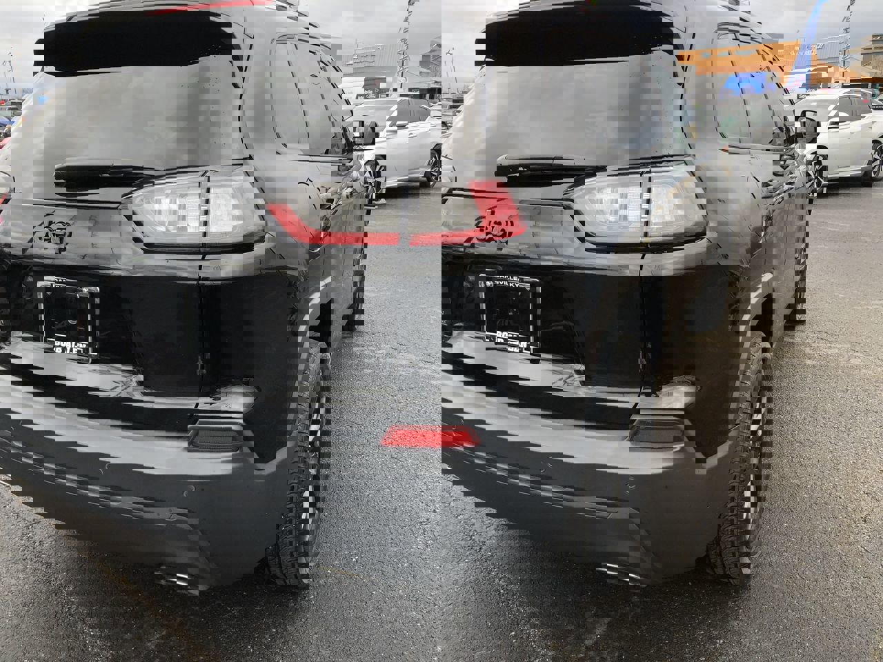 Used 2020 Jeep Cherokee Latitude Plus image 5