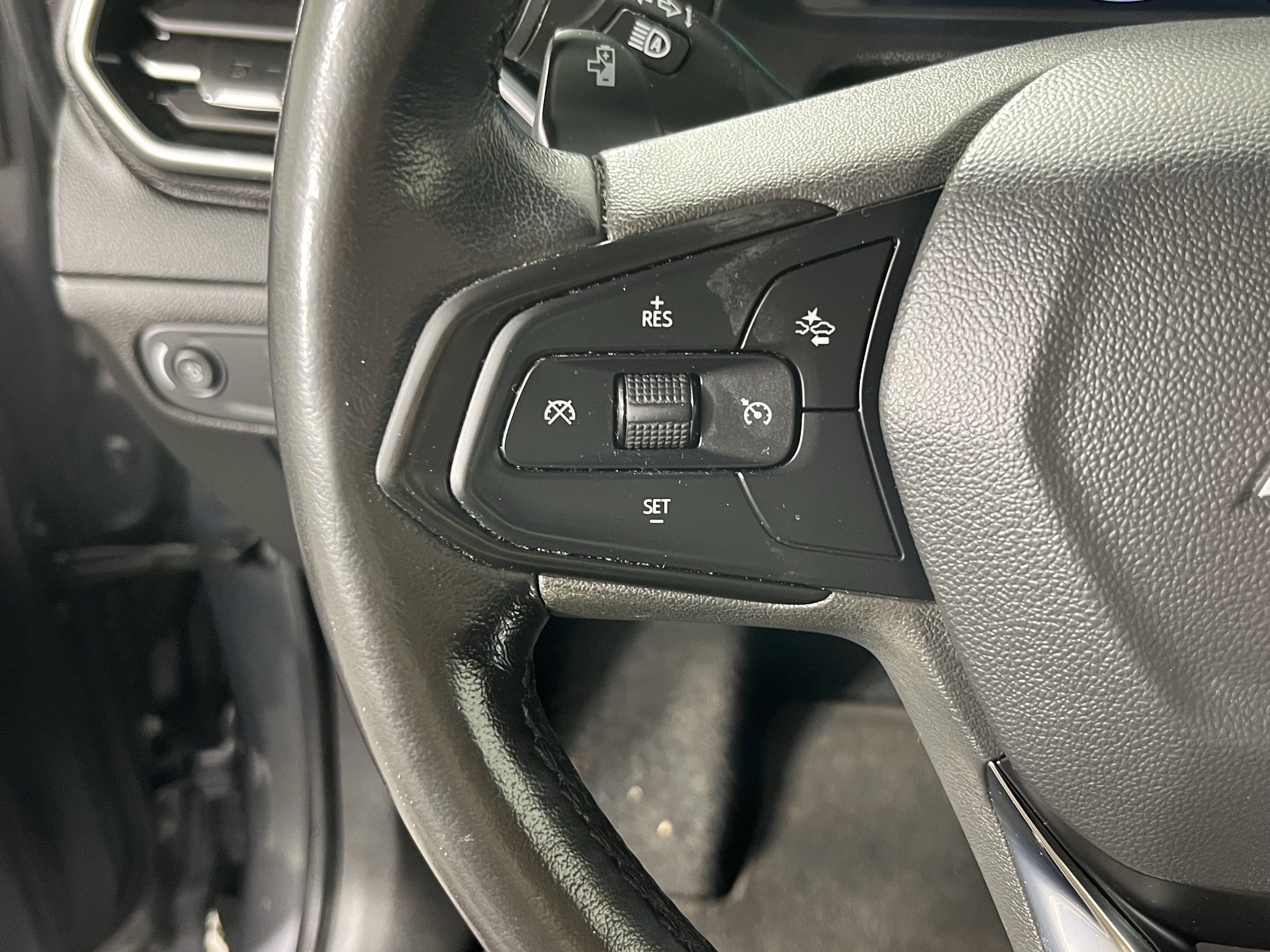 Used 2022 Chevrolet Bolt LT image 17