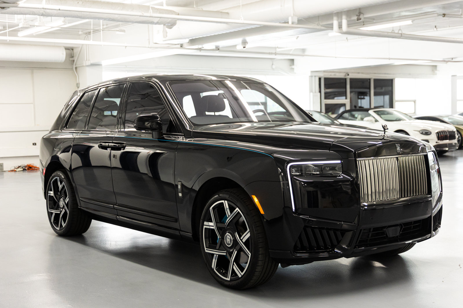 Certified 2025 Rolls-Royce Cullinan Black Badge AWD/4WD image 6