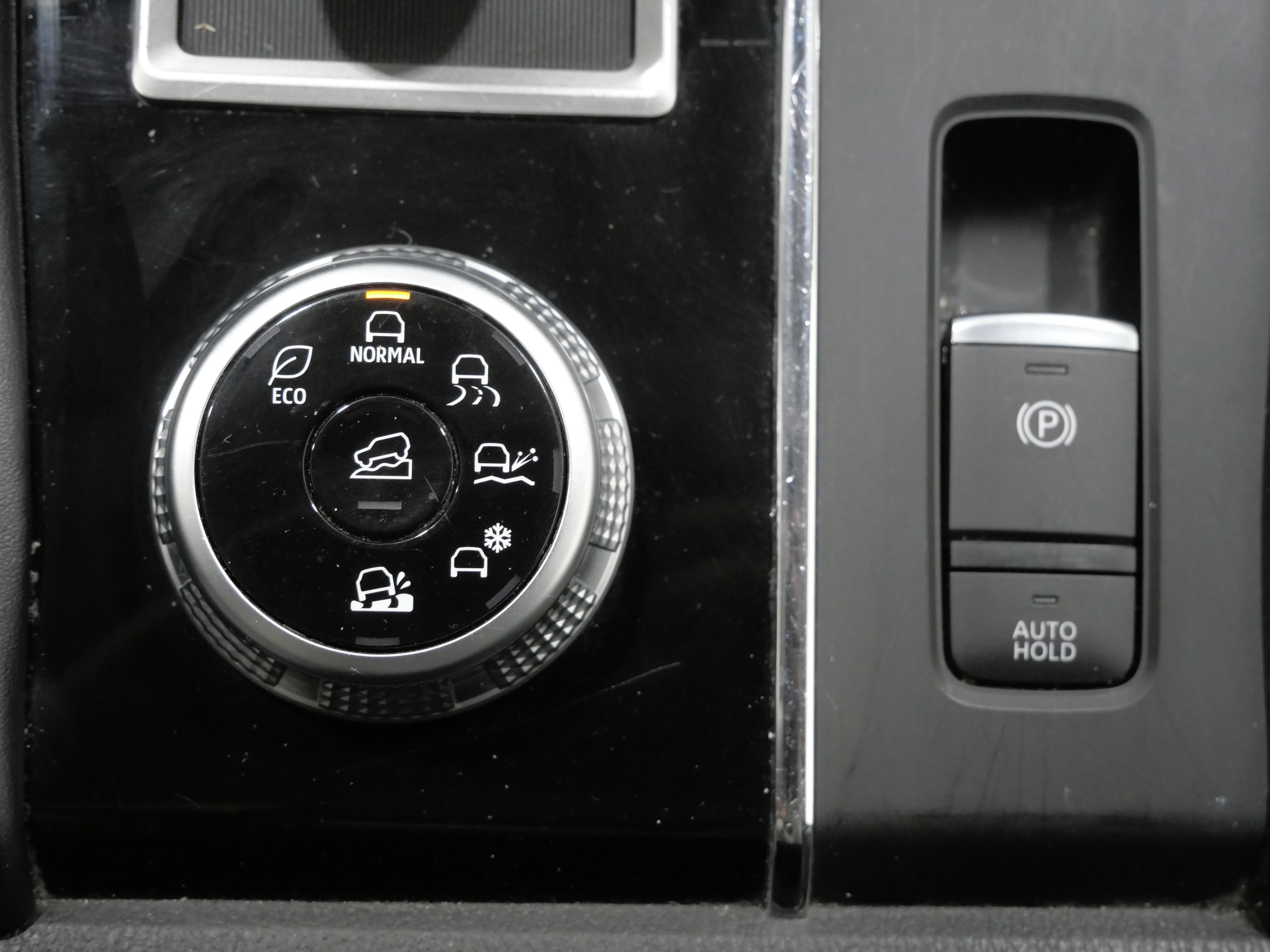 Used 2024 Mitsubishi Outlander AWD image 21