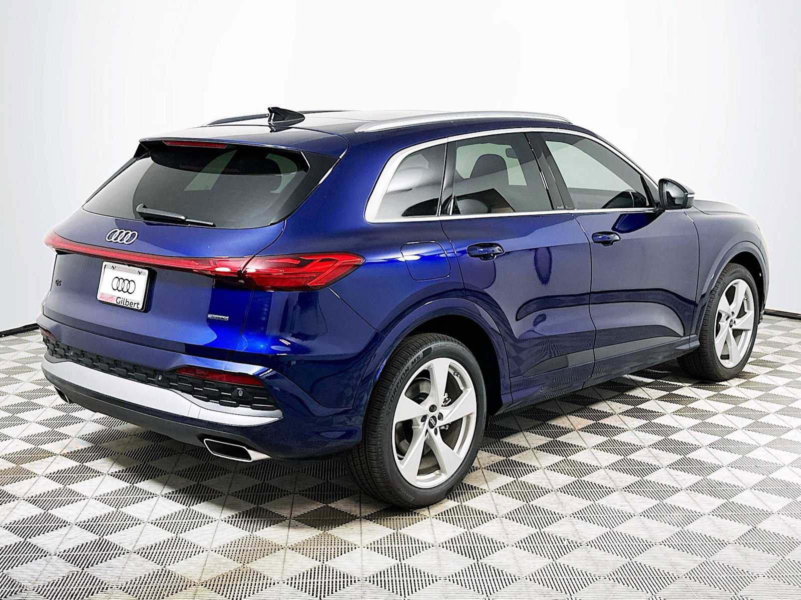 New 2025 Audi Q5 Prestige image 8