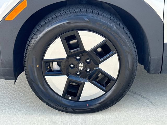 Used 2025 Hyundai Santa Fe SEL FWD image 5