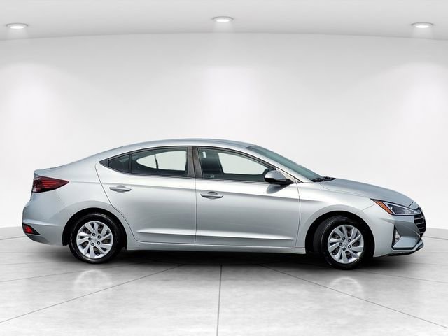 Used 2019 Hyundai Elantra SE w/ Cargo Package FWD image 8