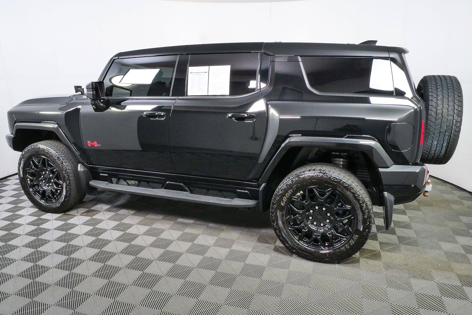 Used 2024 GMC Hummer EV 2X w/ LPO, Illumination Package AWD/4WD image 25
