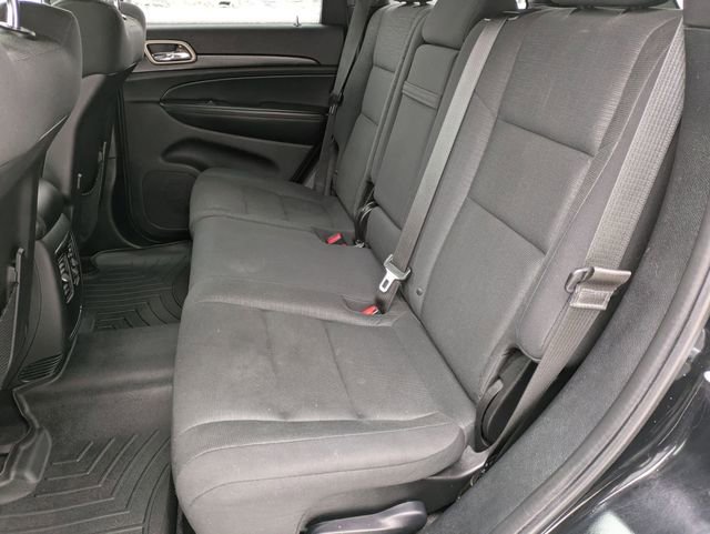 Certified 2017 Jeep Grand Cherokee Laredo image 24