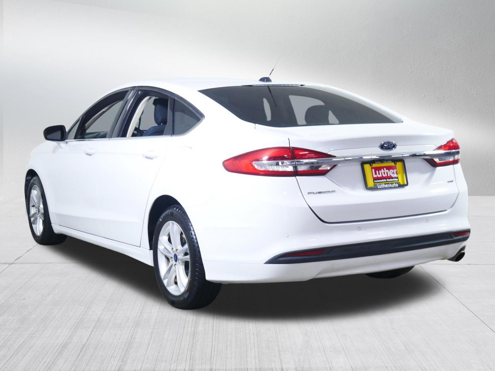 Used 2018 Ford Fusion SE FWD image 5