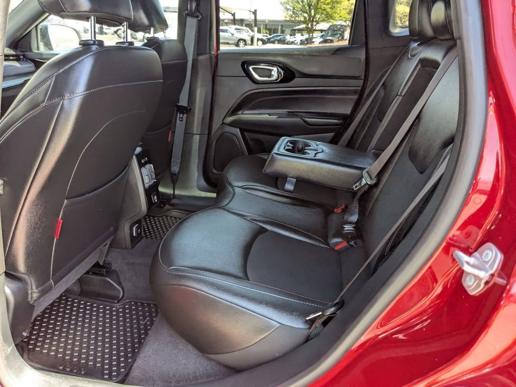 Used 2025 Jeep Compass Trailhawk image 24