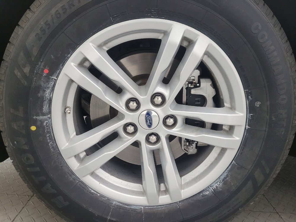 Used 2021 Ford Explorer XLT RWD image 31
