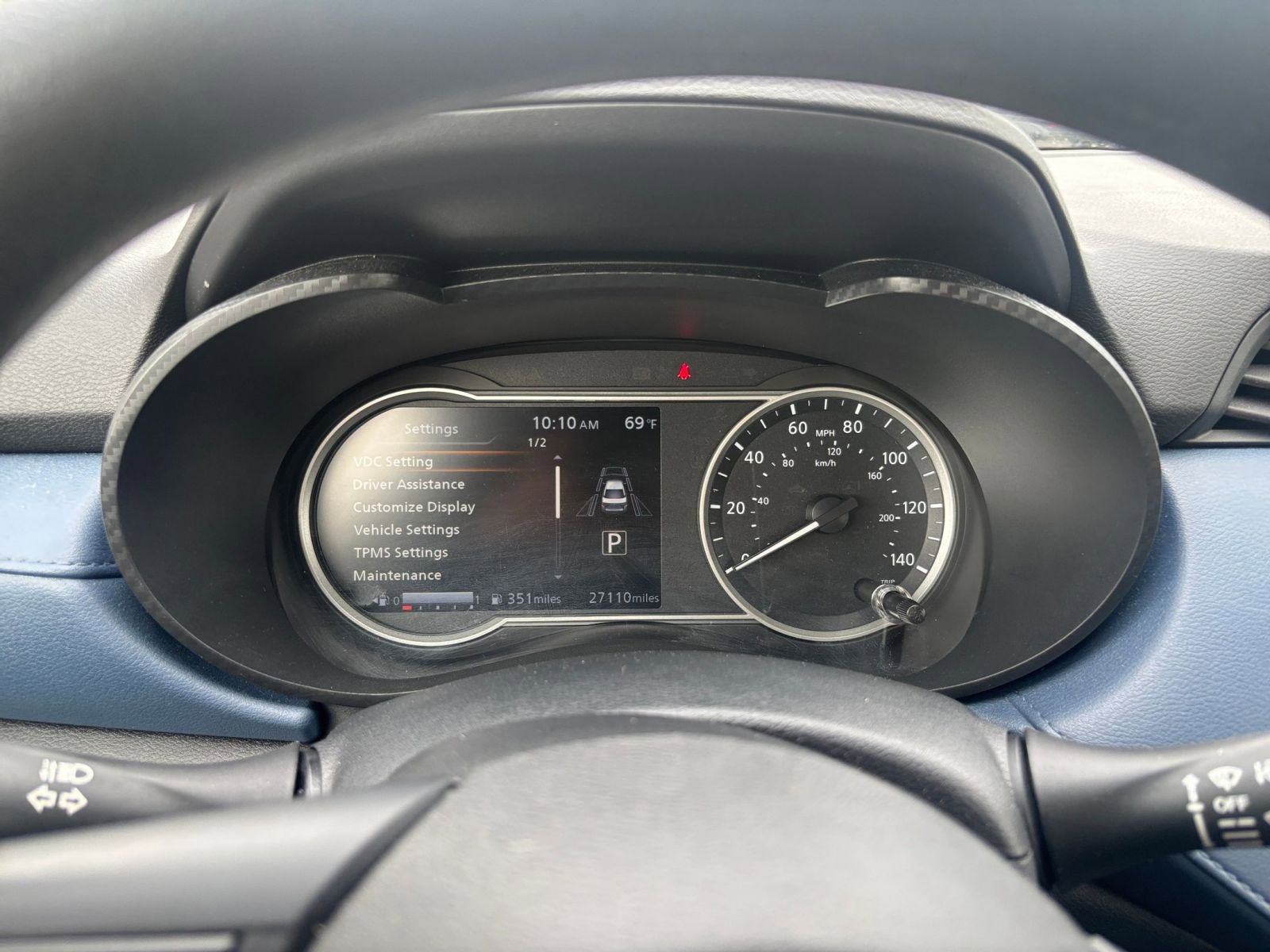 Used 2025 Nissan Versa SV image 38