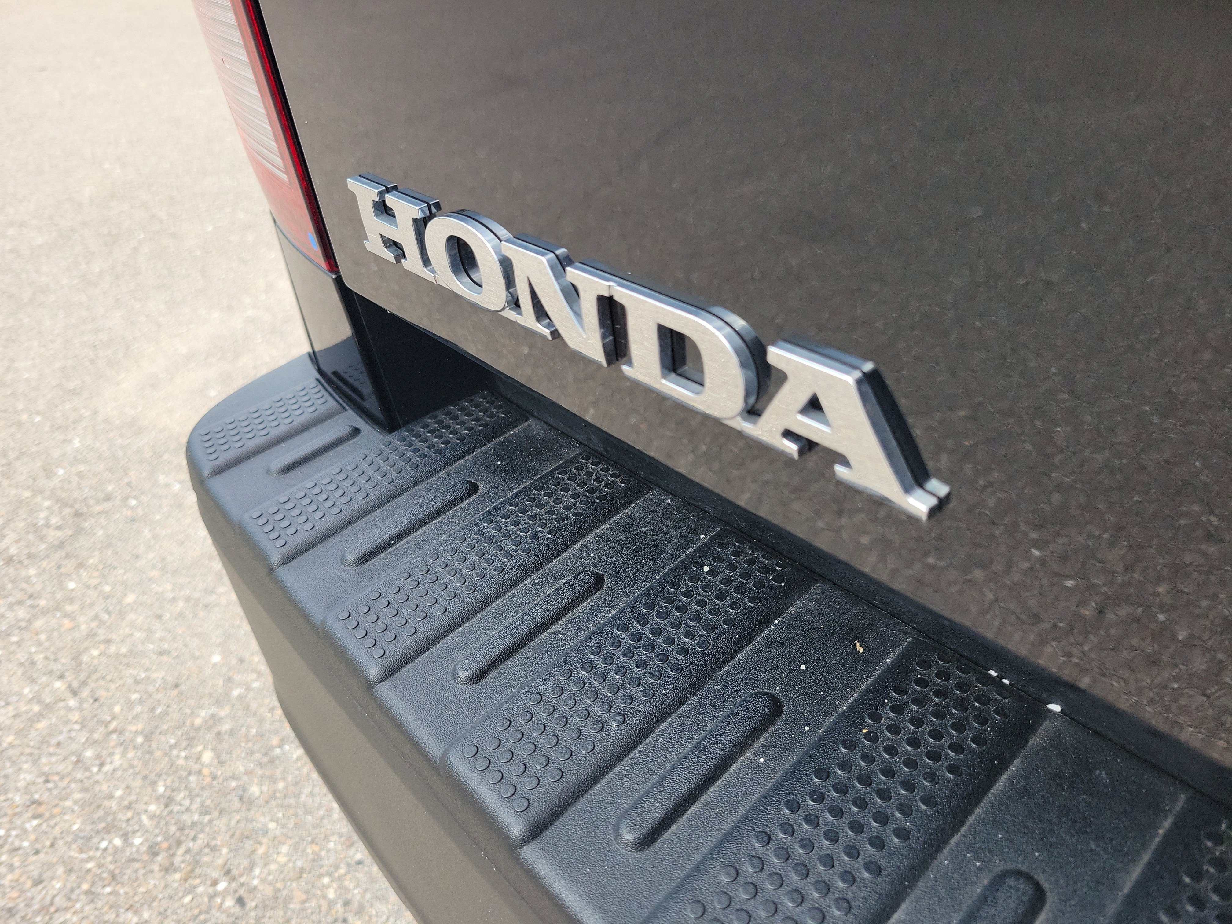 Certified 2025 Honda Ridgeline Sport image 10