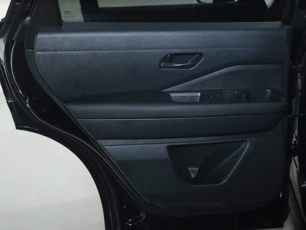 Certified 2025 Nissan Pathfinder SV AWD/4WD image 13