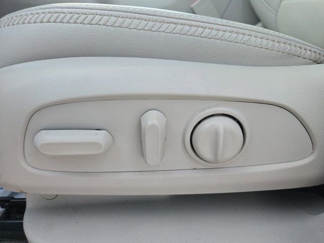 Used 2023 GMC Terrain Denali image 28