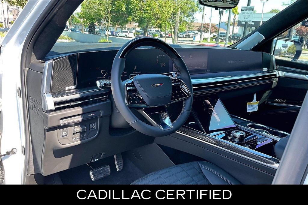Used 2026 Cadillac Escalade ESV V w/ LPO, ONYX Package AWD/4WD image 16