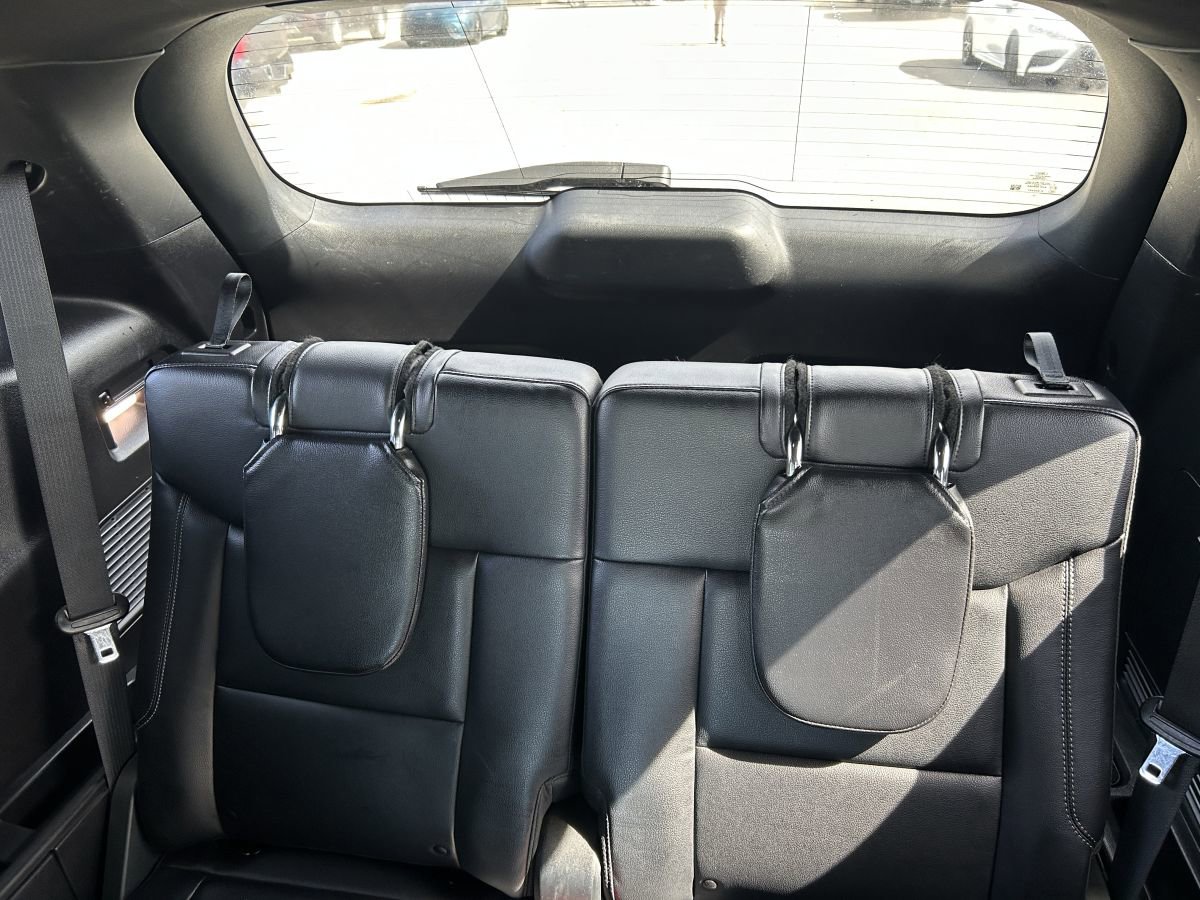 Used 2020 Ford Explorer XLT w/ Equipment Group 202A AWD/4WD image 14