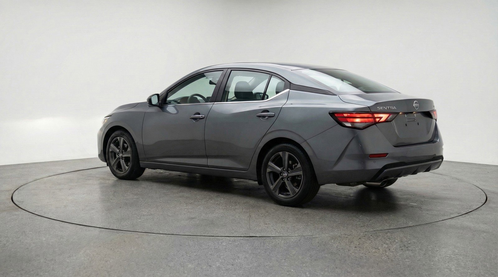 Used 2025 Nissan Sentra SV image 6