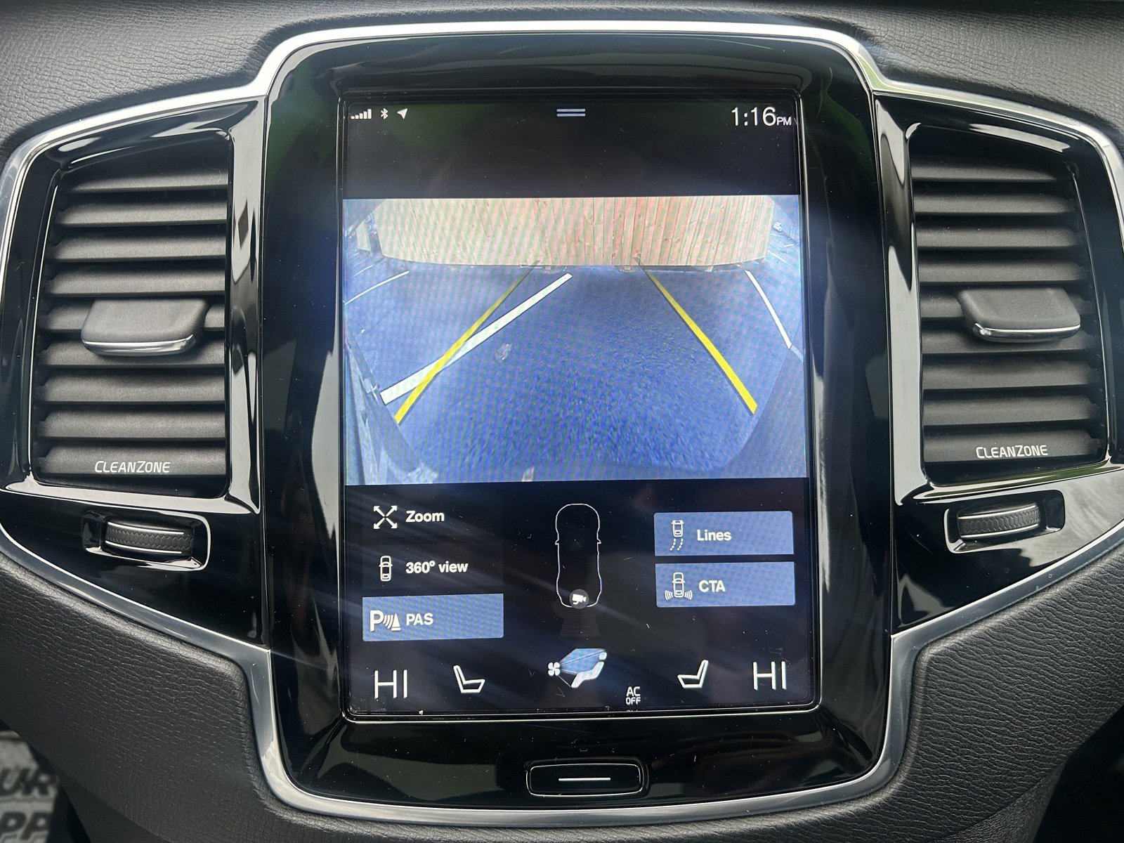 Used 2016 Volvo XC90 T6 Momentum w/ Momentum Plus Package AWD/4WD image 17
