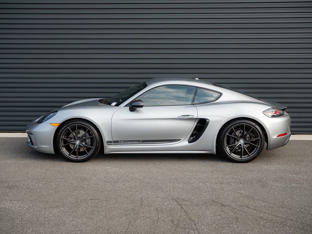 Used 2023 Porsche 718 Cayman RWD image 2