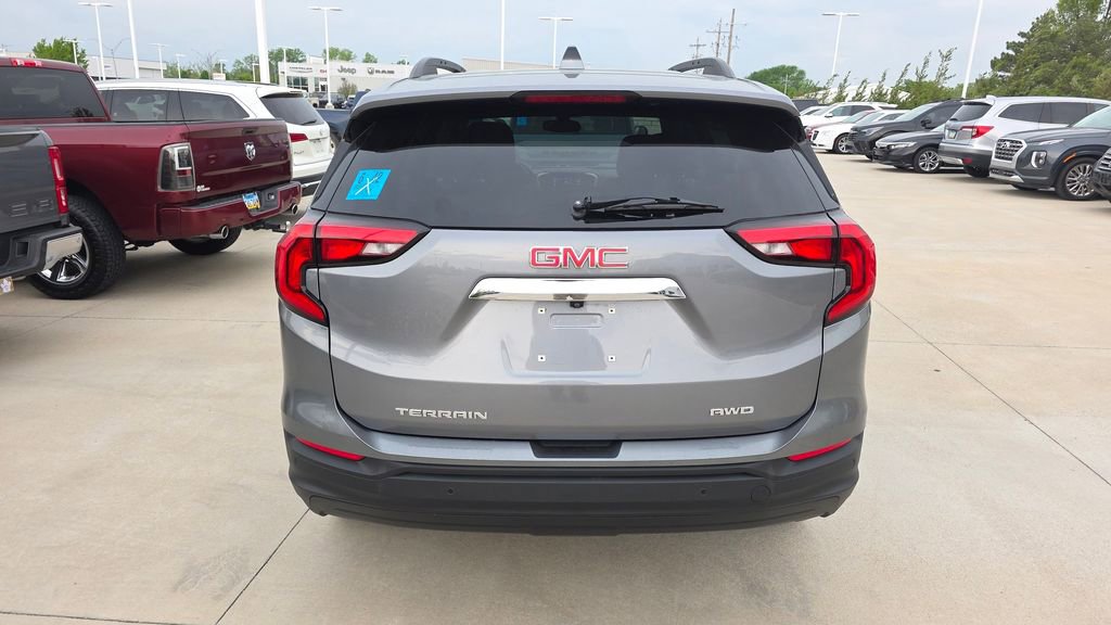 Used 2019 GMC Terrain SLE w/ Driver Convenience Package image 4