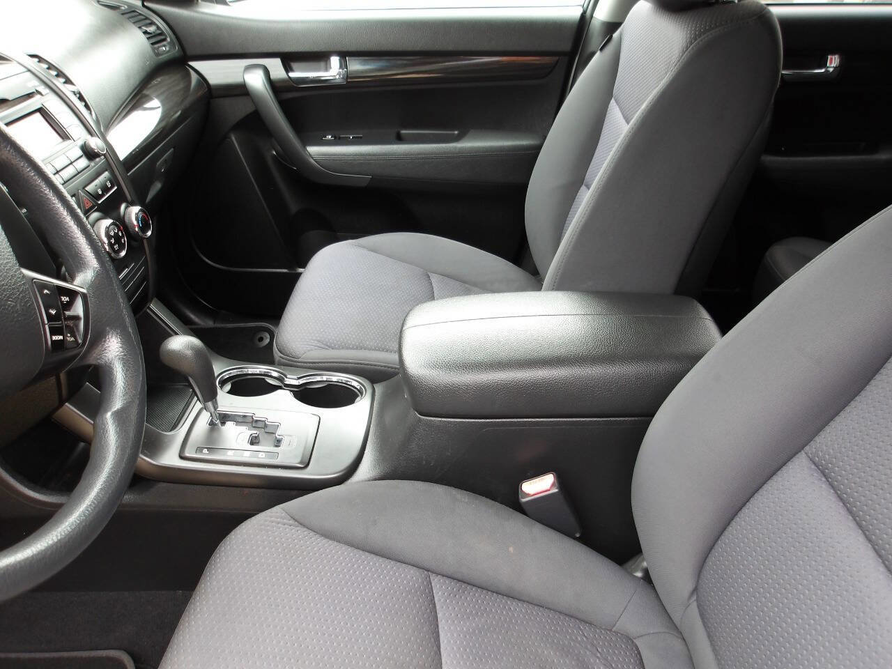 Used 2011 Kia Sorento LX FWD image 18