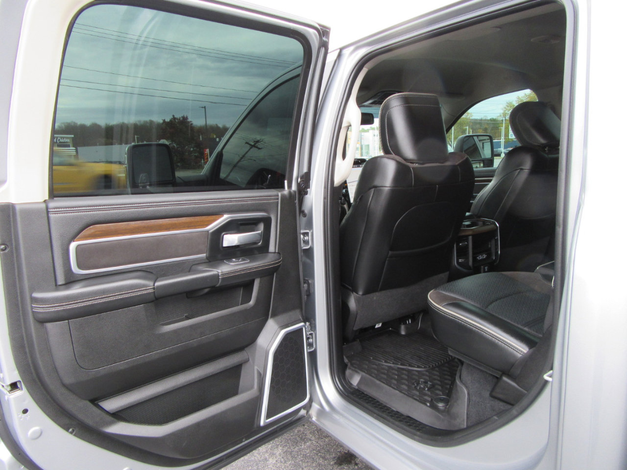 Used 2024 RAM 2500 Laramie image 58