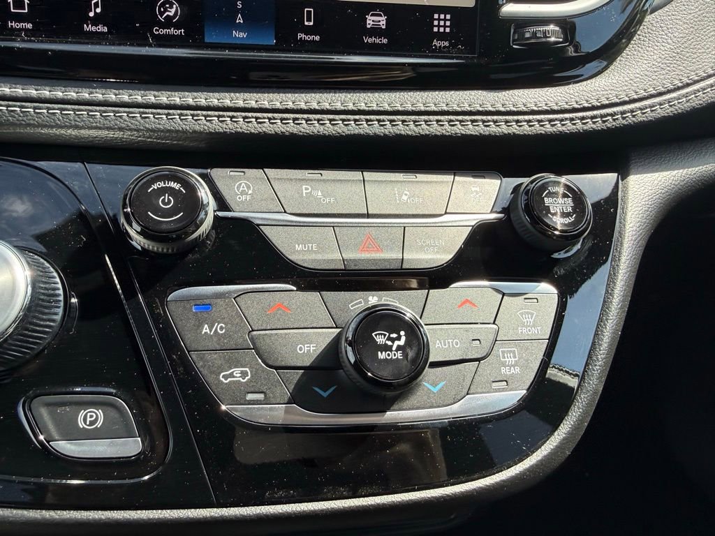 New 2027 Chrysler Pacifica Select FWD image 24