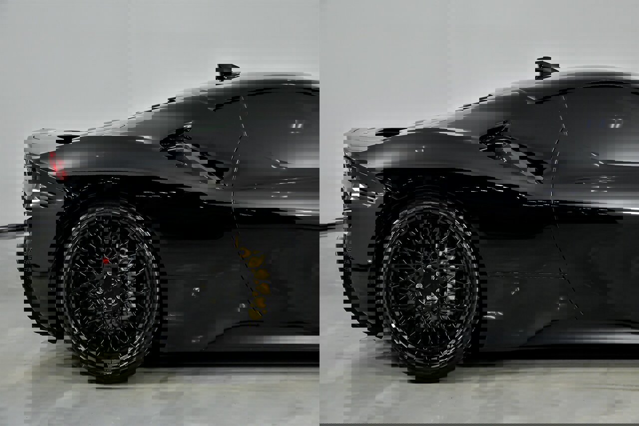 Used 2022 Ferrari SF90 Stradale image 12