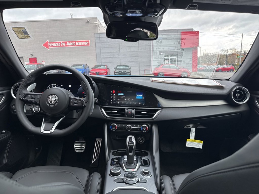 New 2025 Alfa Romeo Giulia AWD w/ Veloce Package AWD image 13