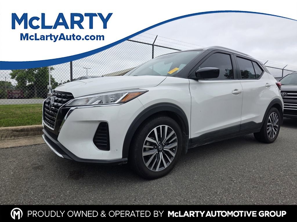 Used 2021 Nissan Kicks SV FWD image 1