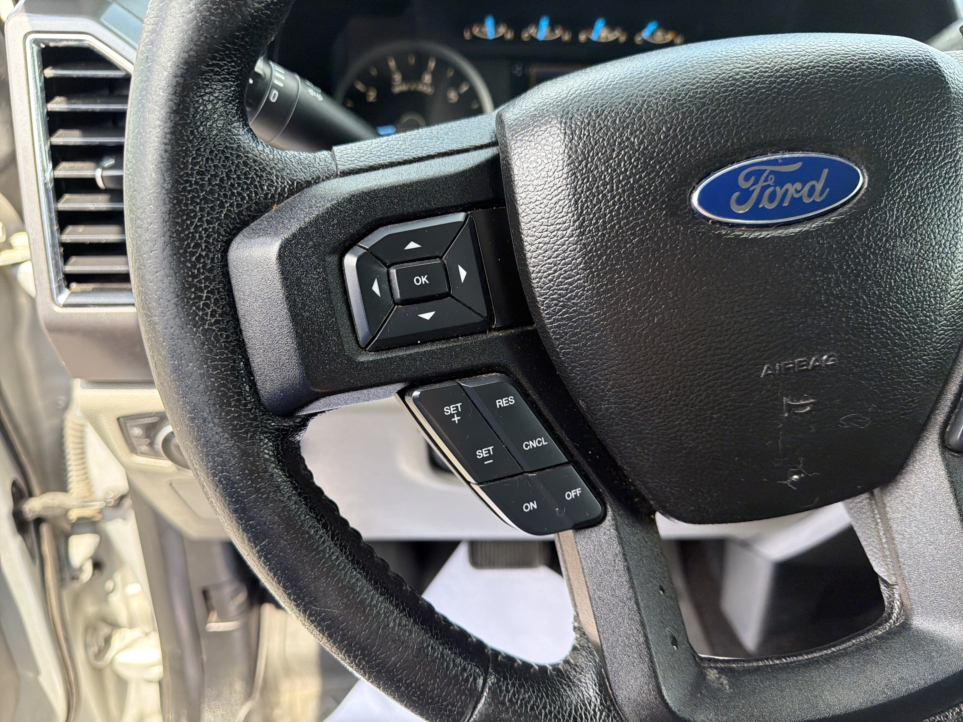 Used 2016 Ford F150 XLT w/ Equipment Group 302A Luxury AWD/4WD image 21