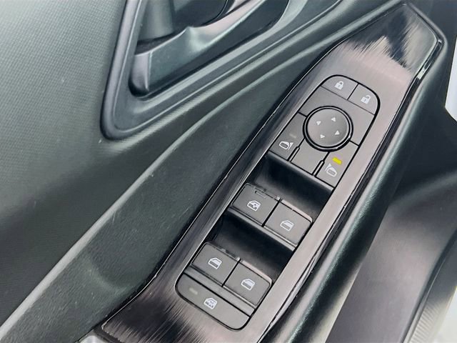 Used 2024 Nissan Rogue S image 17