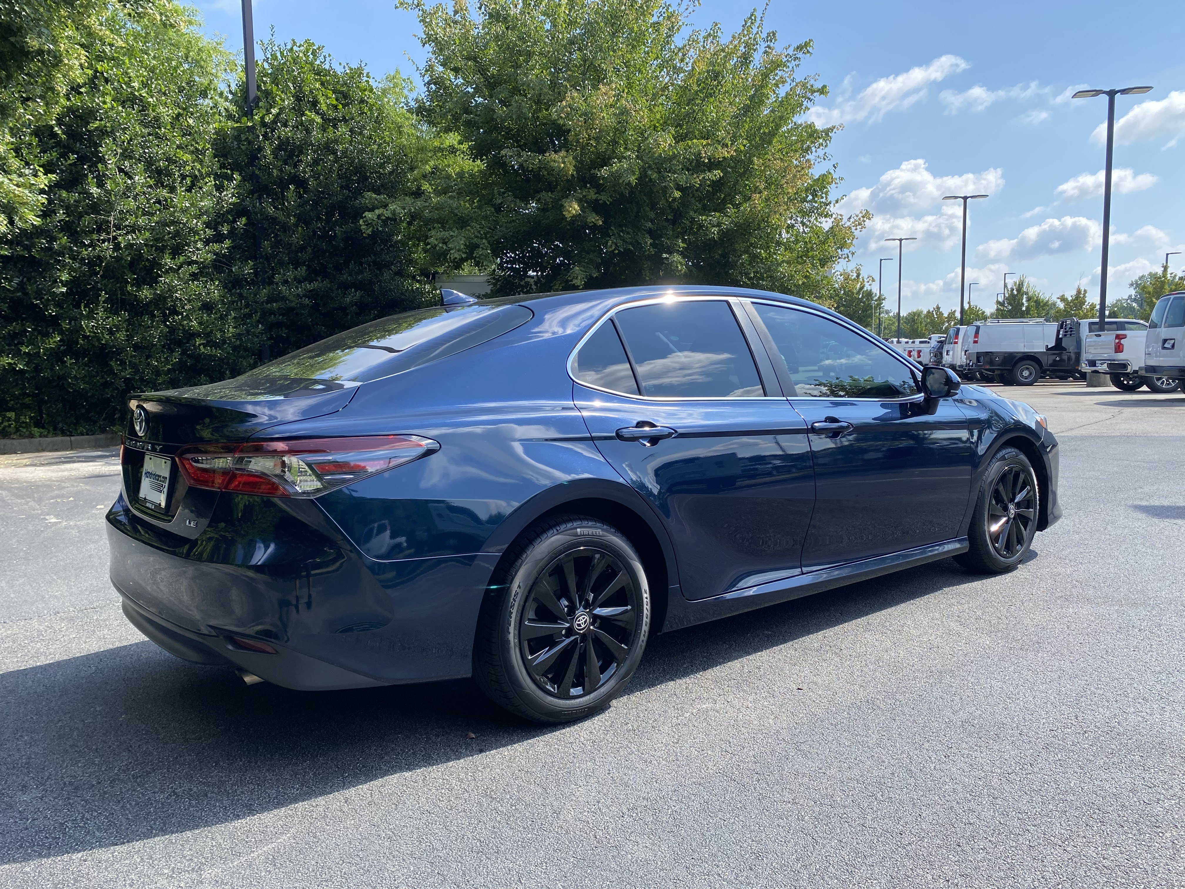 Used 2021 Toyota Camry LE FWD image 9
