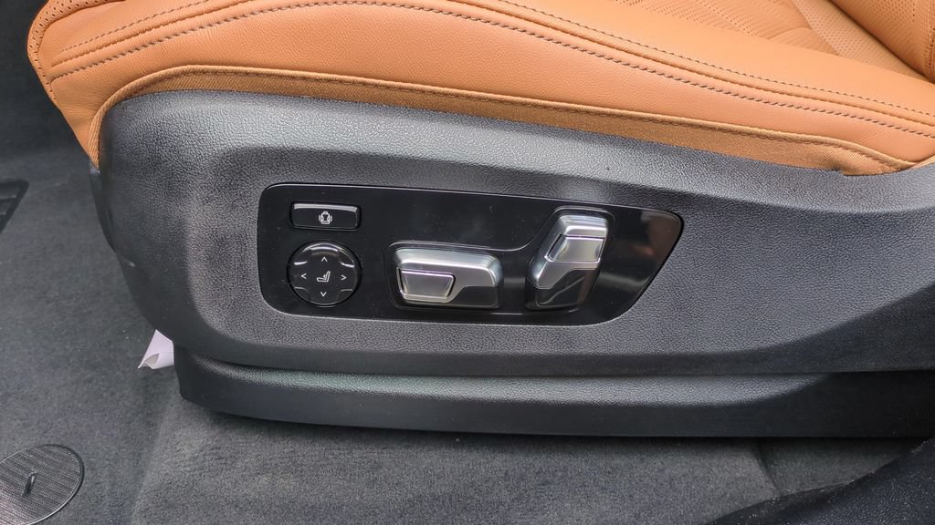 New 2026 BMW X5 xDrive40i w/ Executive Package AWD/4WD image 18