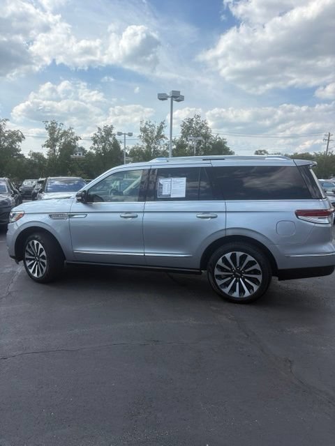 Certified 2023 Lincoln Navigator Reserve AWD/4WD image 8